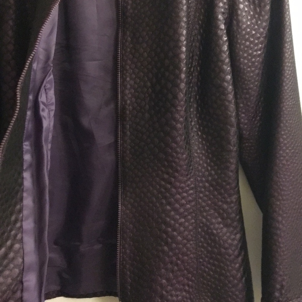 Victoria papas Purple/black iridescent jacket